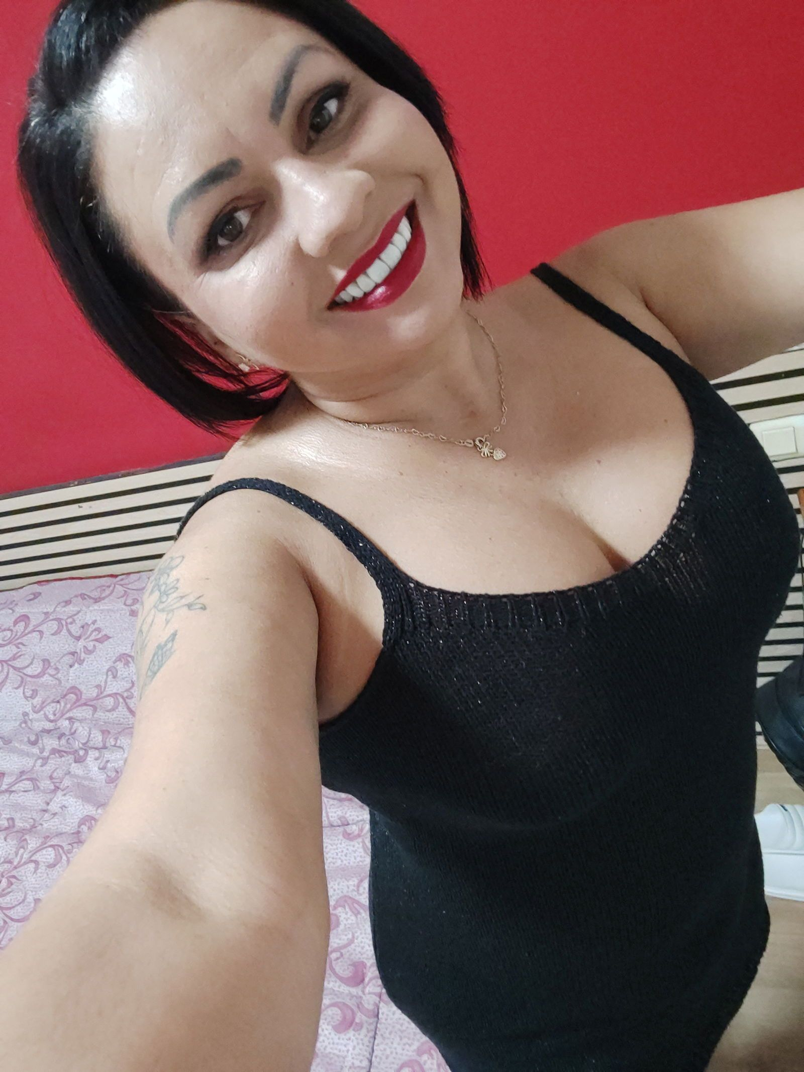 663436237|VITORIA|Chica