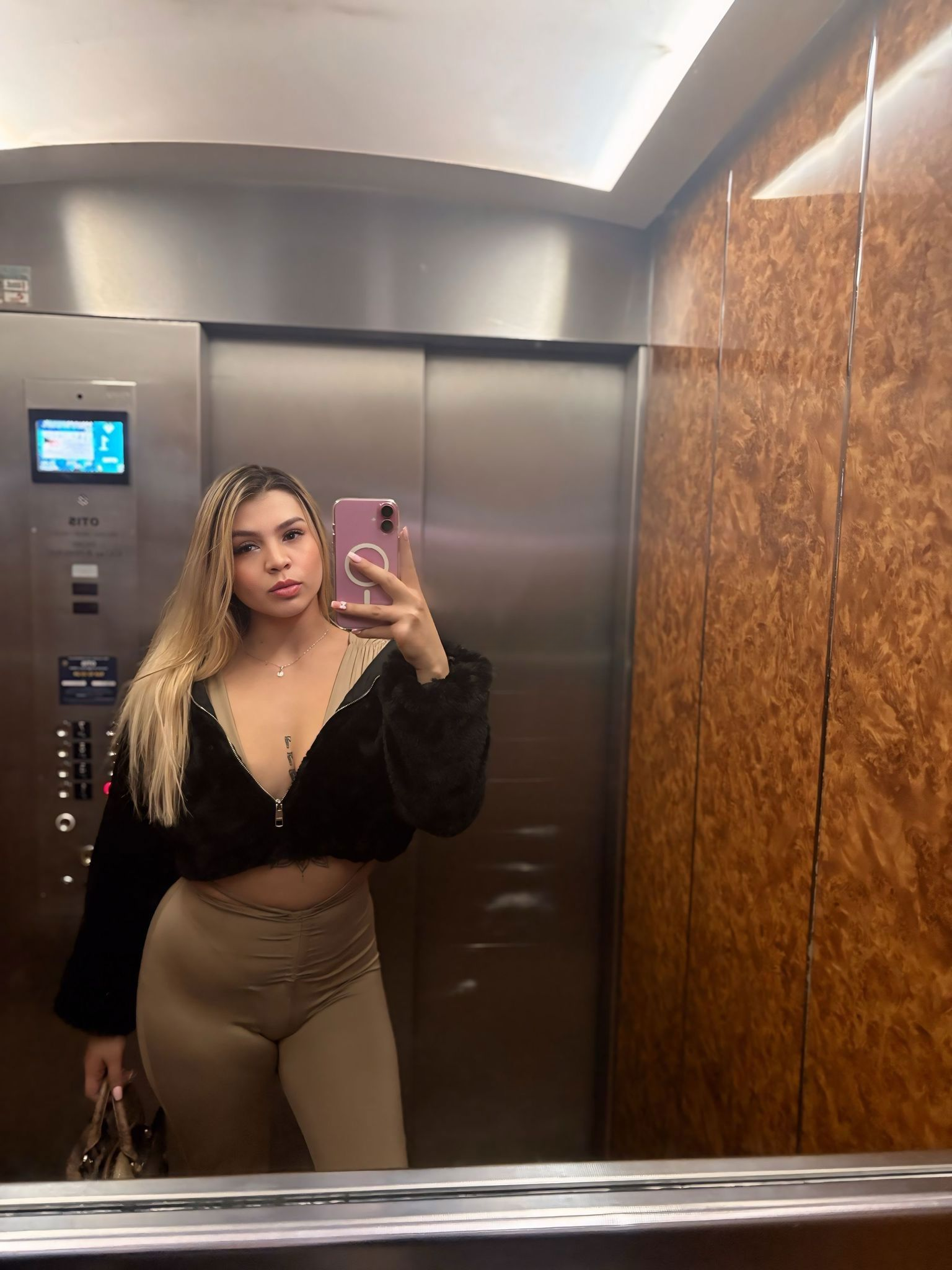 607010965|CRISTAL|Chica