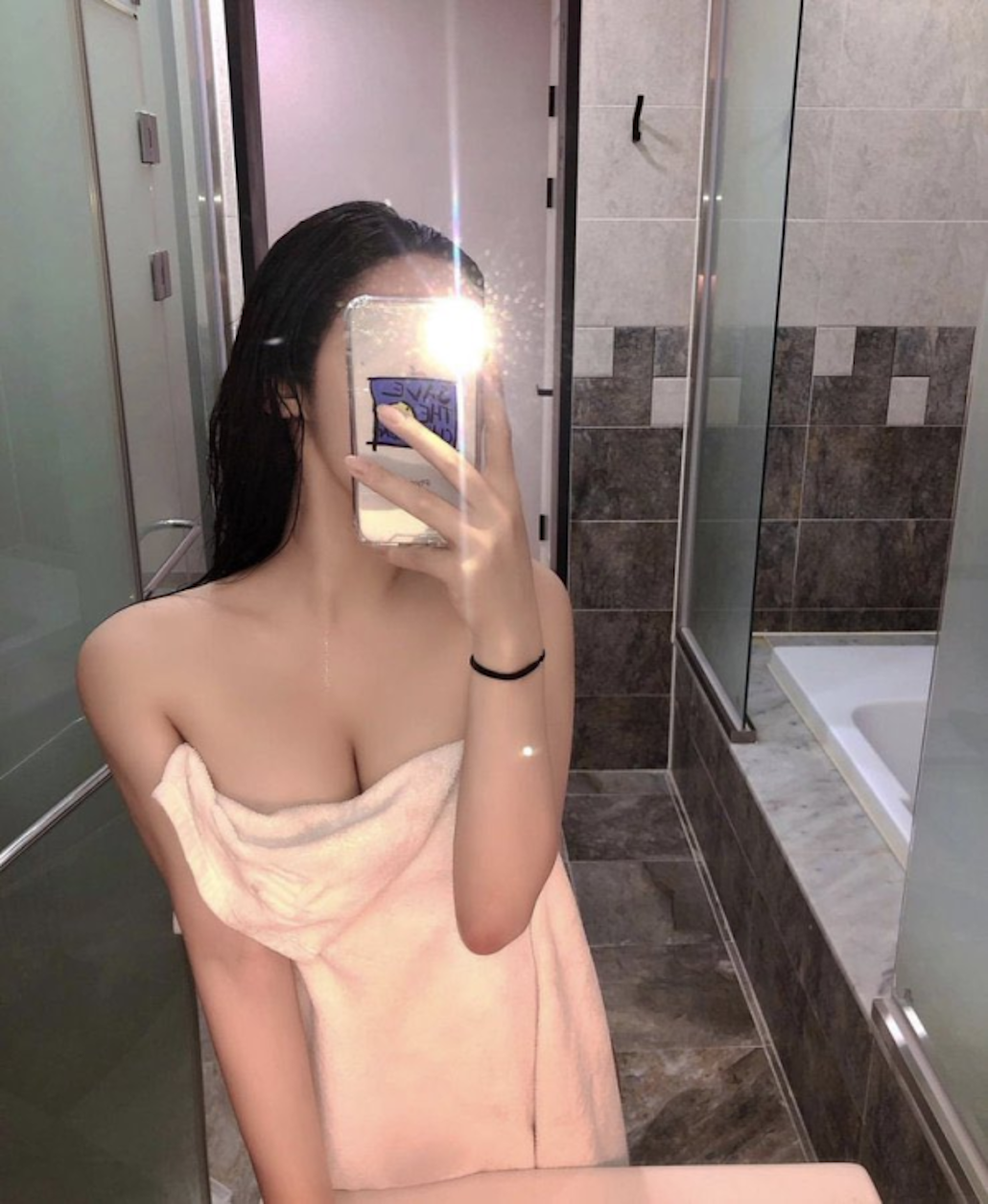 688178573|ANA|Escort