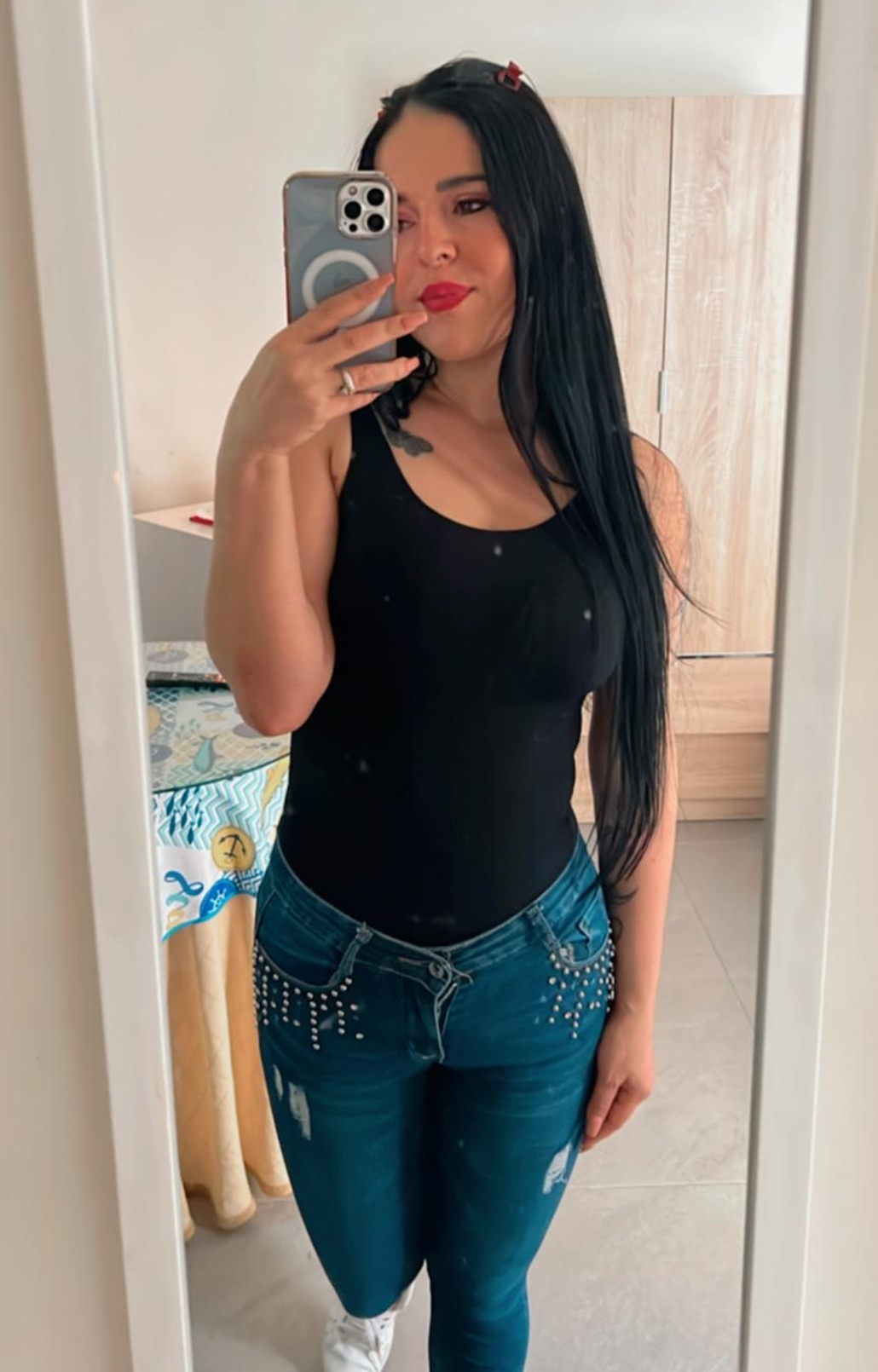 642153075|CAMILA|Chica