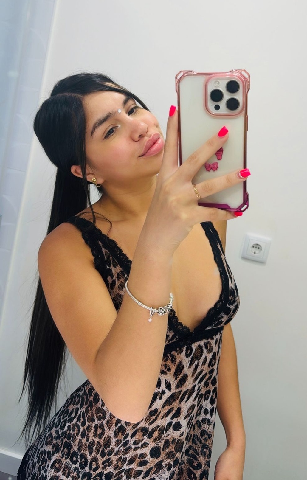 610978172|CAMILA|Chica