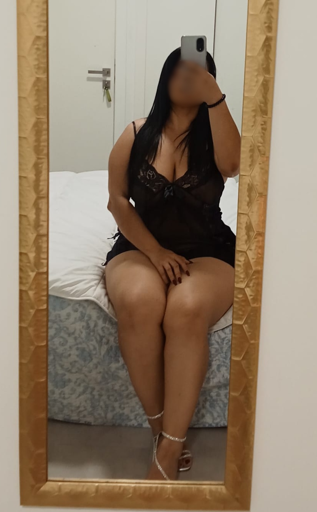 671874142|ADHARA|Chica