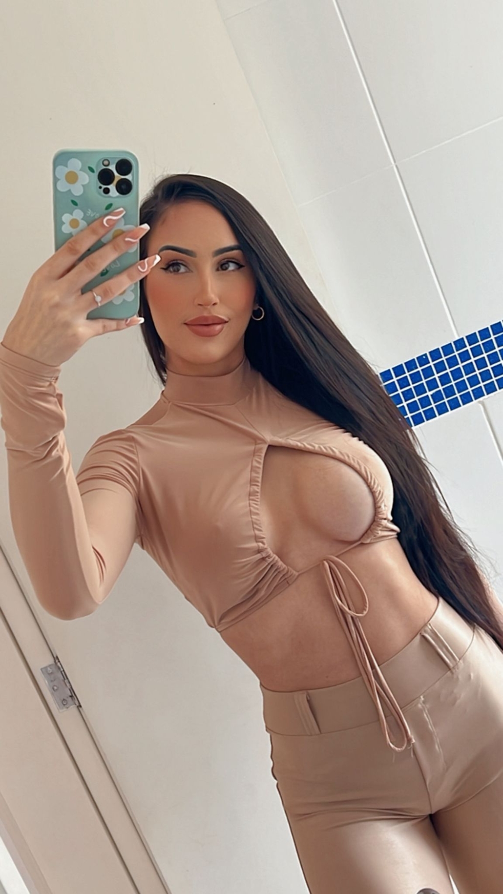 632243582|GABY|Chica