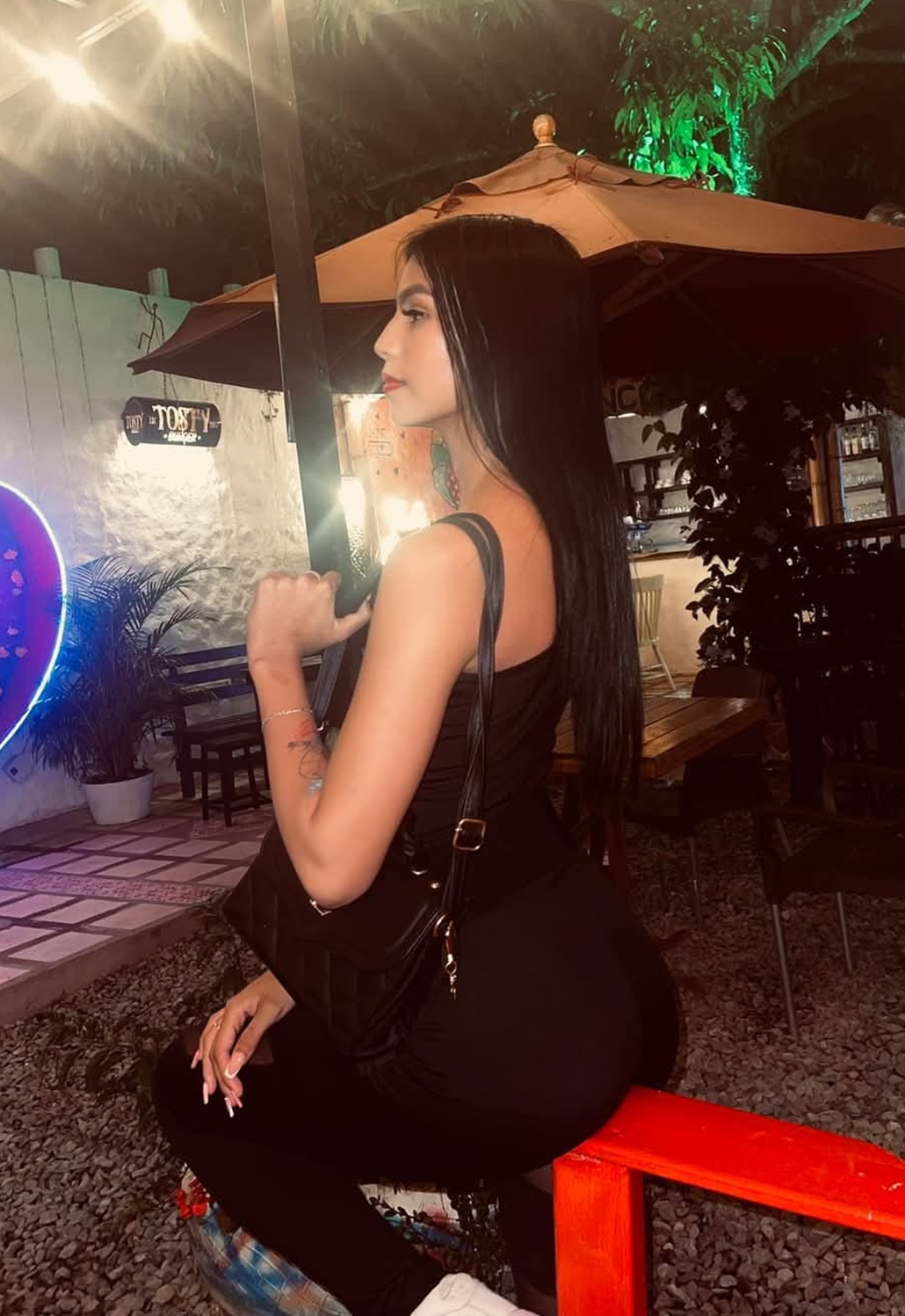 614757361|ROSY|Chica