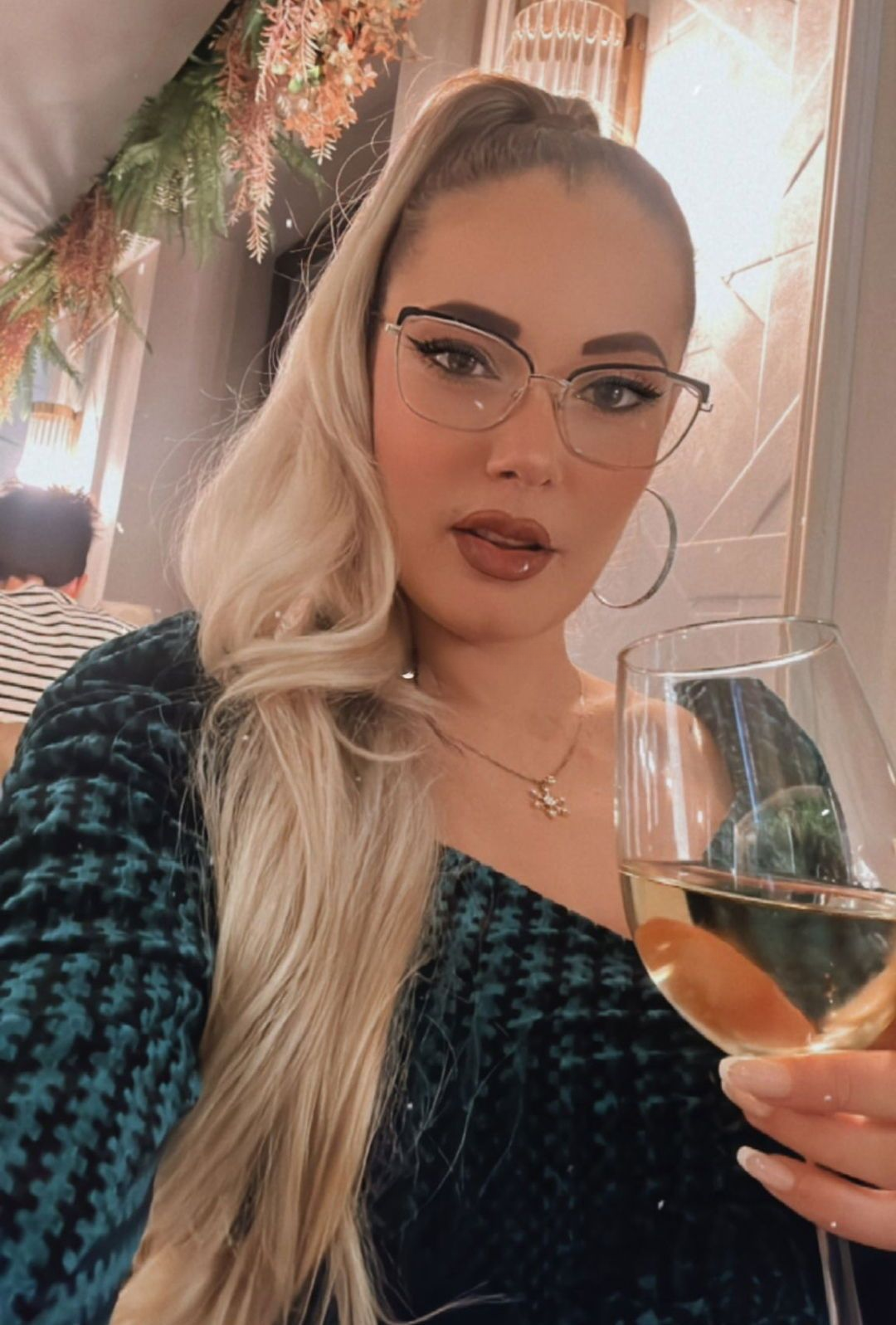 643801182|SOFIA|Chica