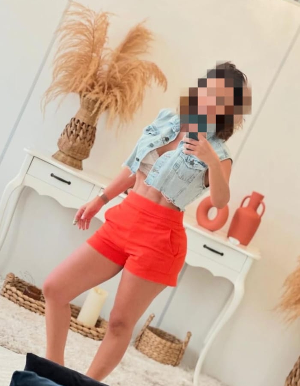 624768354|VANESSA|Chica