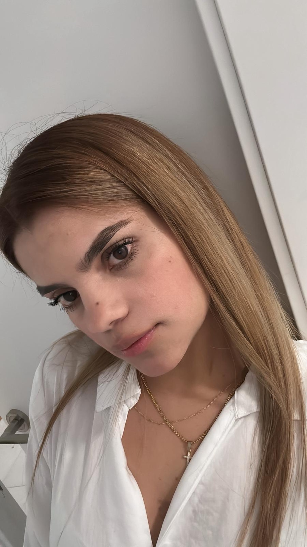 611355648|ALANA|Chica