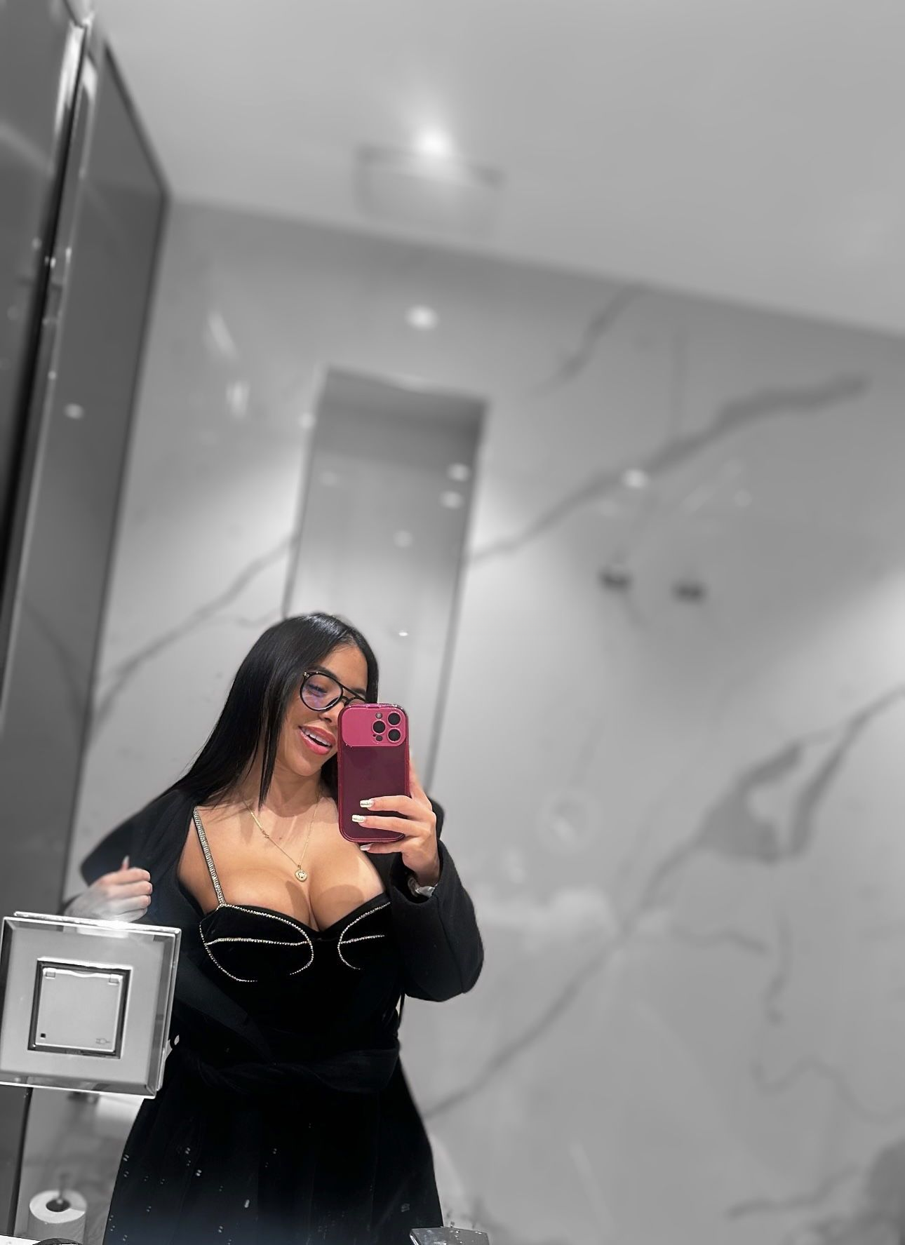 670917808|VICKY|Chica