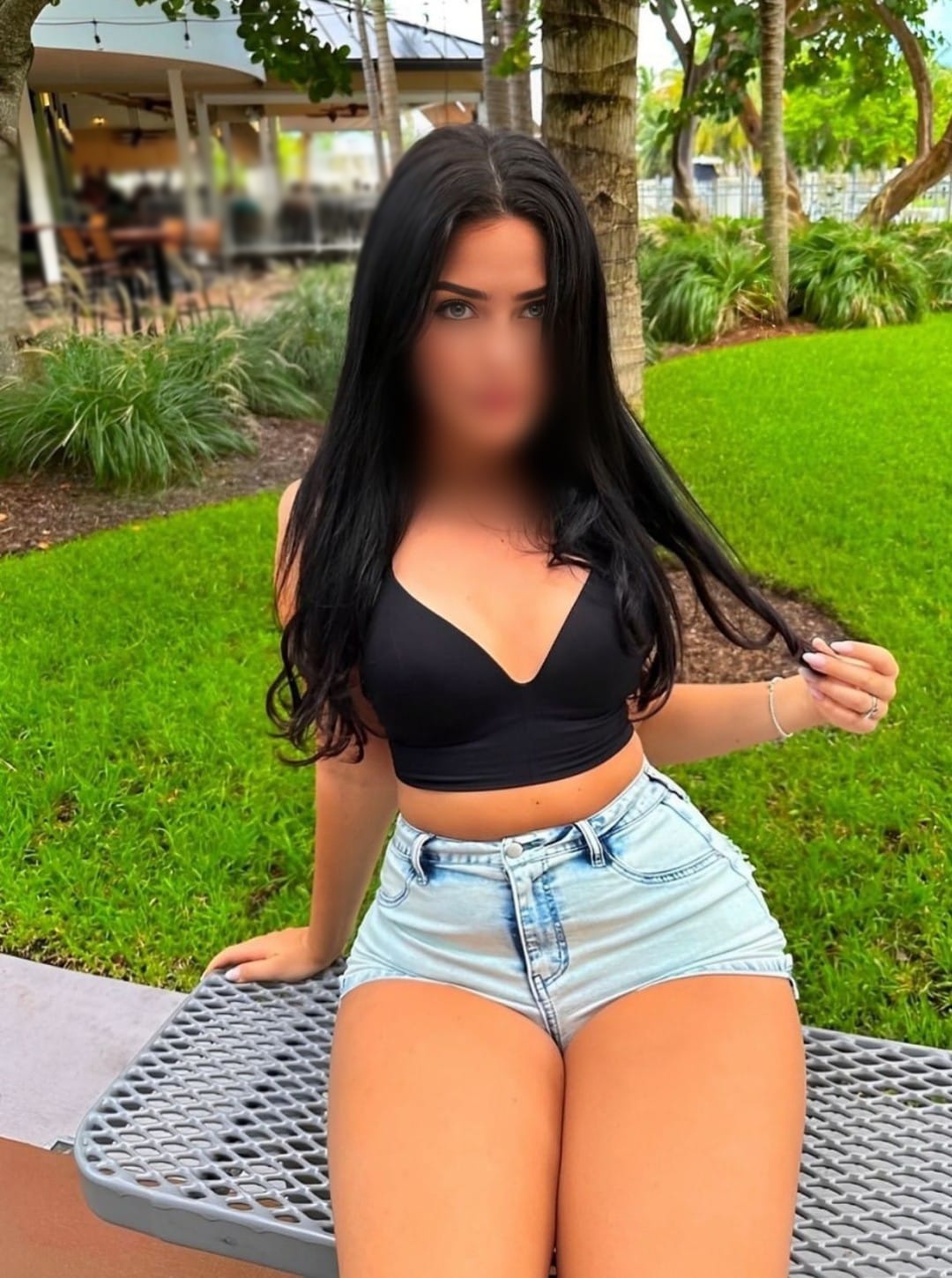 663317917|SARA|Chica