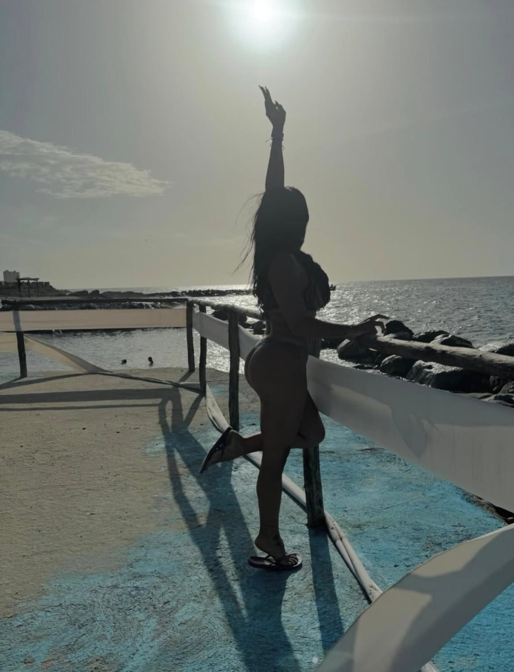613947348|SOL|Chica