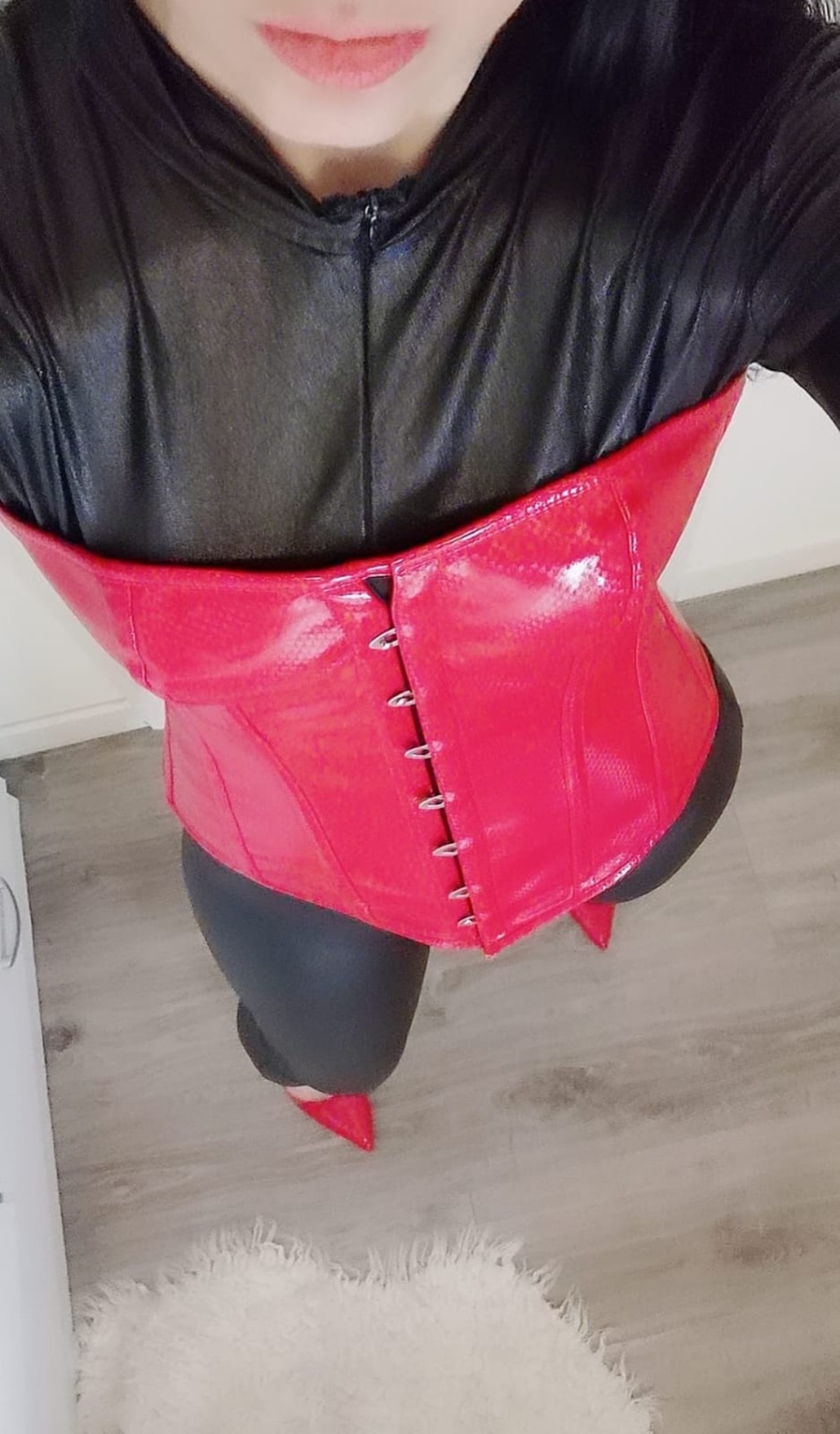 604181042|LADYSKADE|Chica