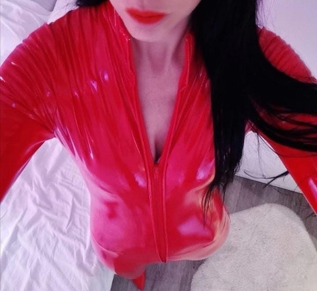 604181042|LADYSKADE|Chica