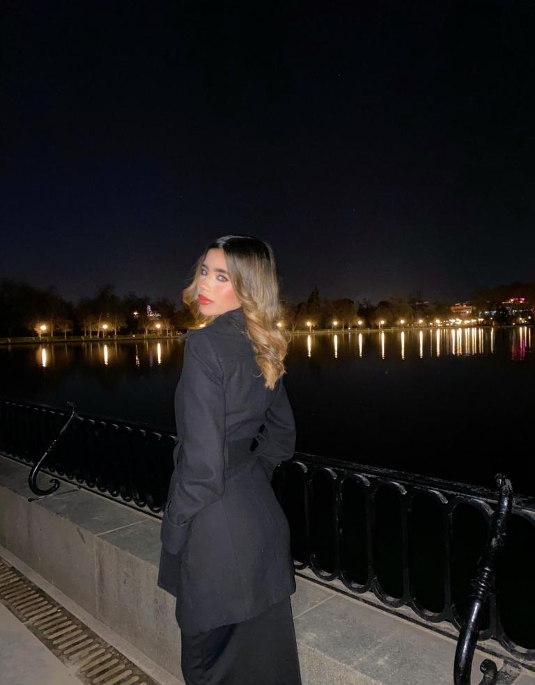 651548548|SELENA|Chica