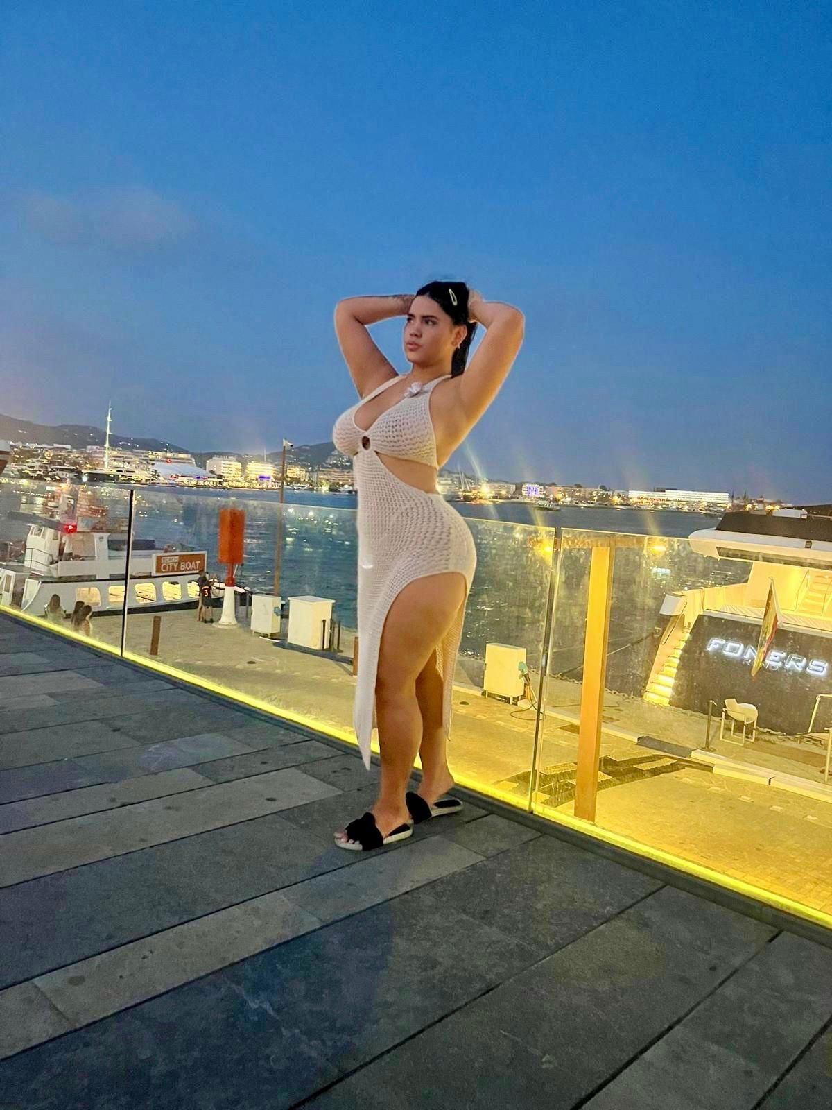 630520995|MIA|Chica