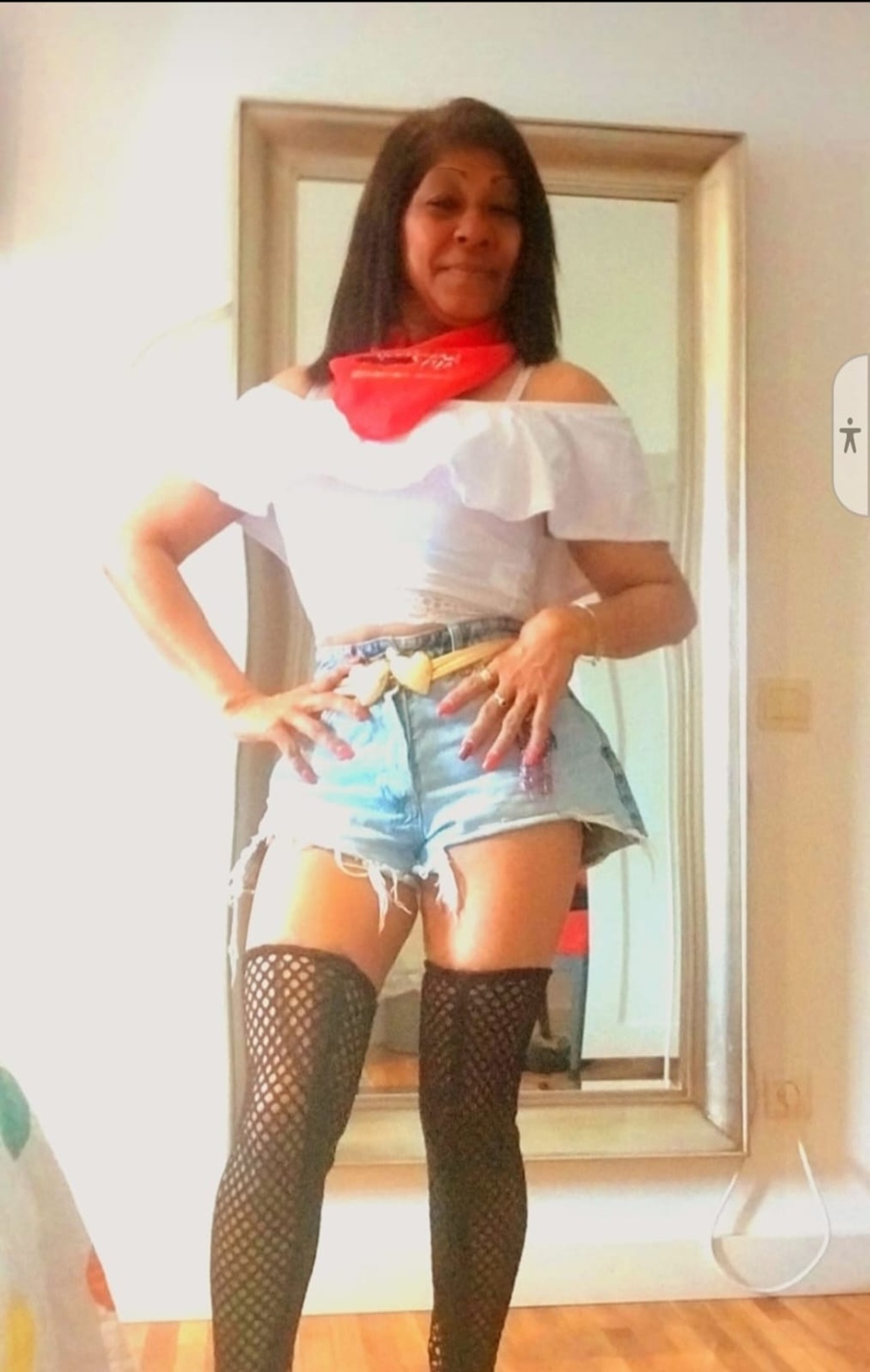 600389457|SOL|Chica