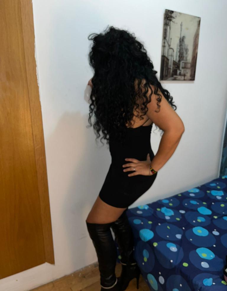 613803500|LUCIA|Chica