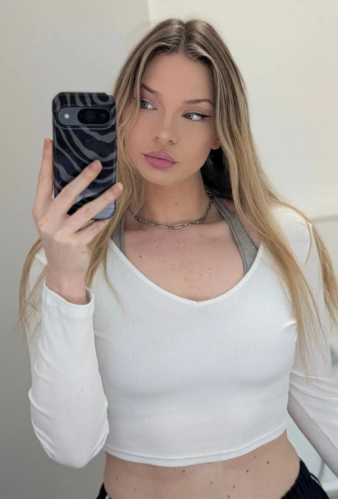607452311|ADRIANA|Chica