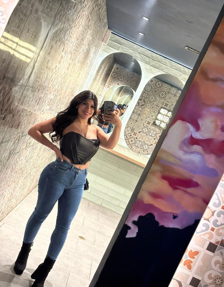 613714954|MIA|Chica