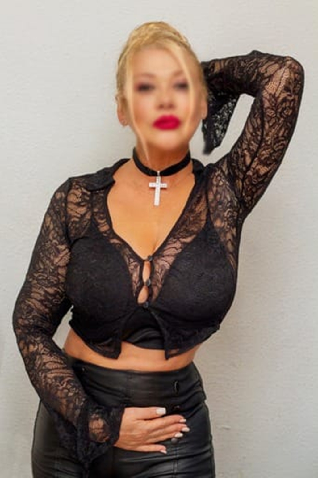 651392940|VIVIENNE|Chica