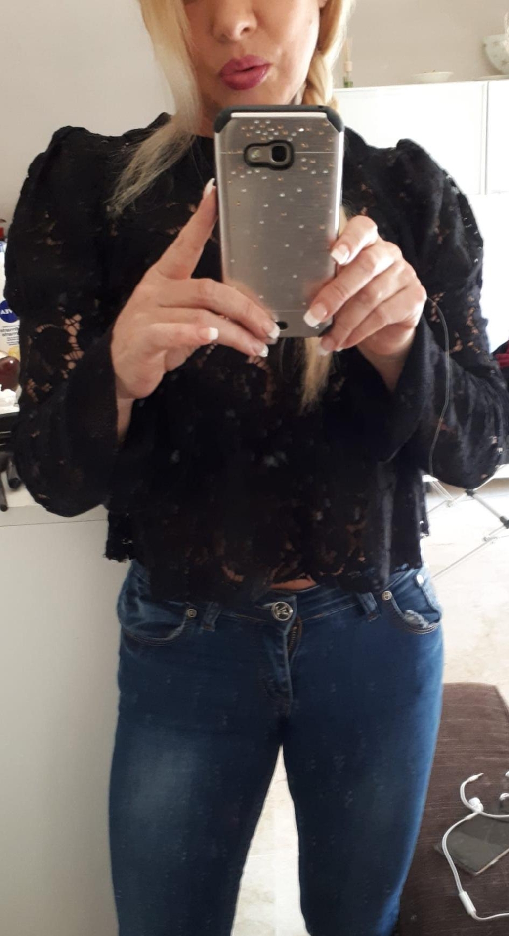 651392940|VIVIENNE|Chica