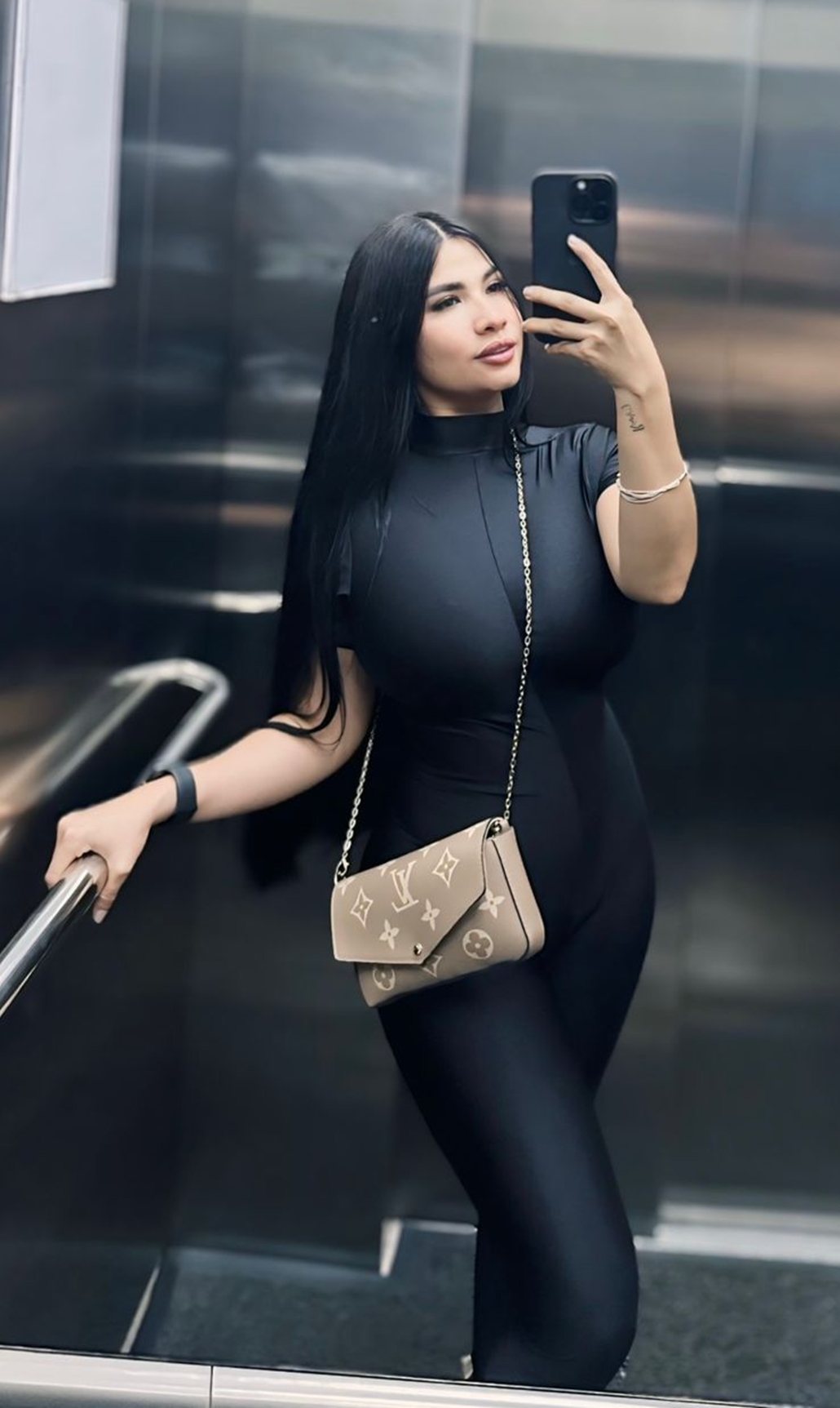 614780789|KORAL|Chica