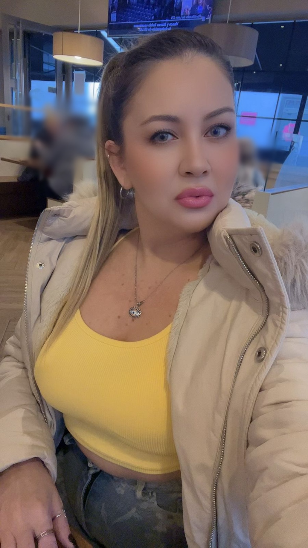 613329312|MARCELA|Chica