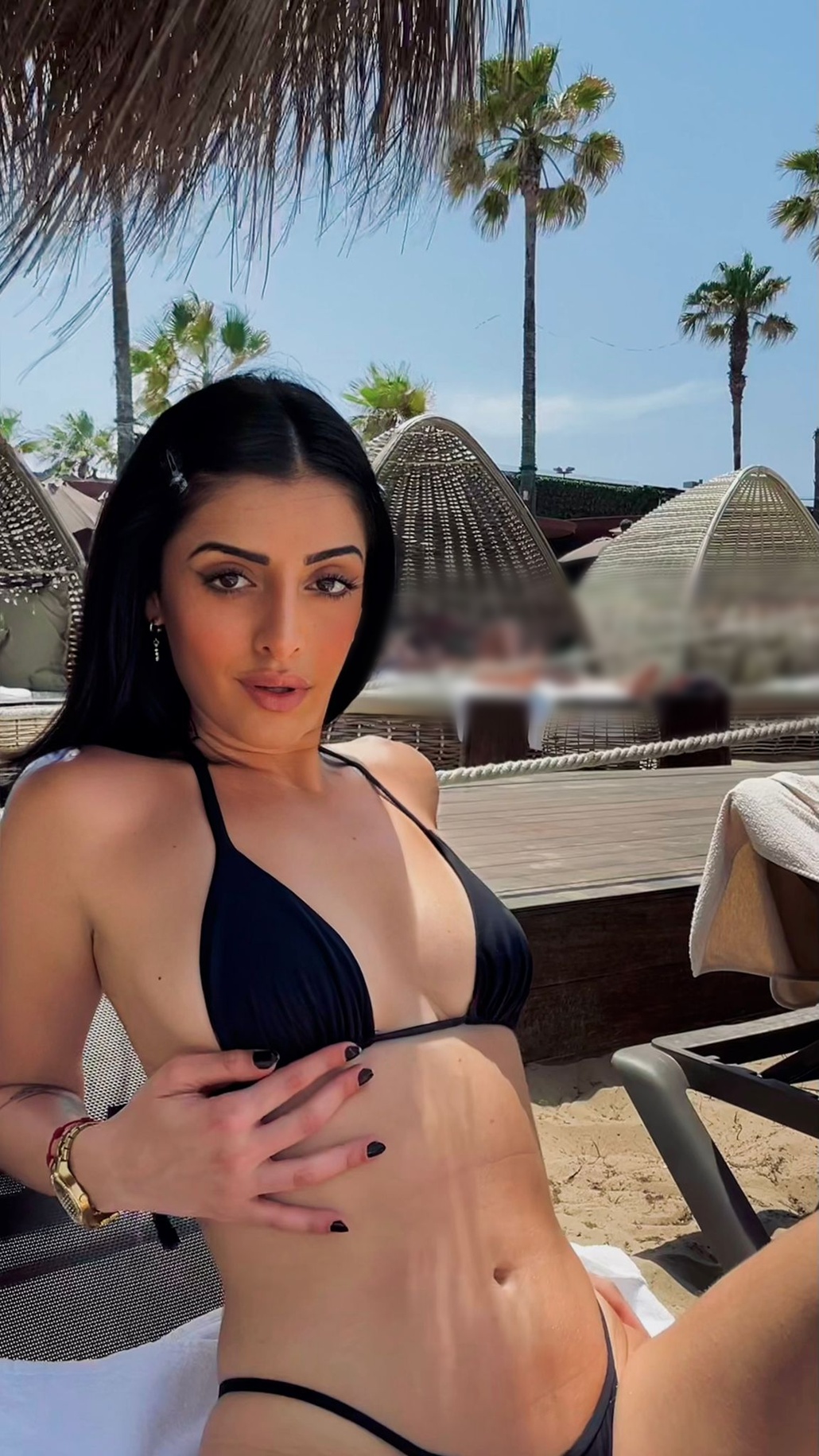 641105991|NADINE SGARZI|Escort