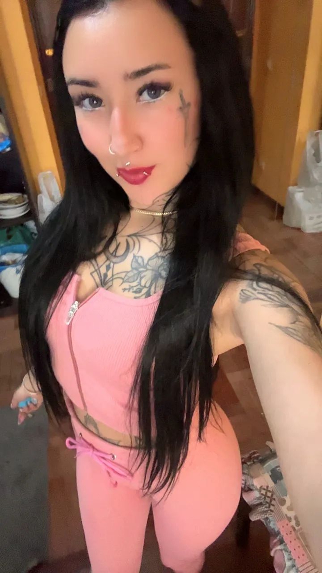 611239389|NIKOL|Chica