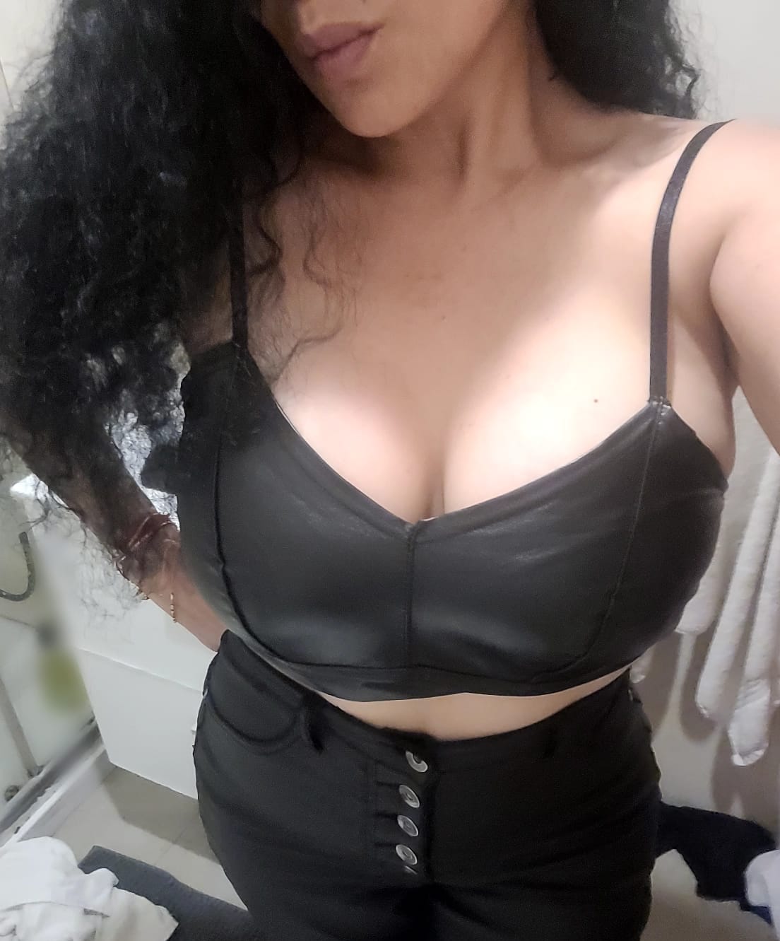 633113067|CONNI|Chica