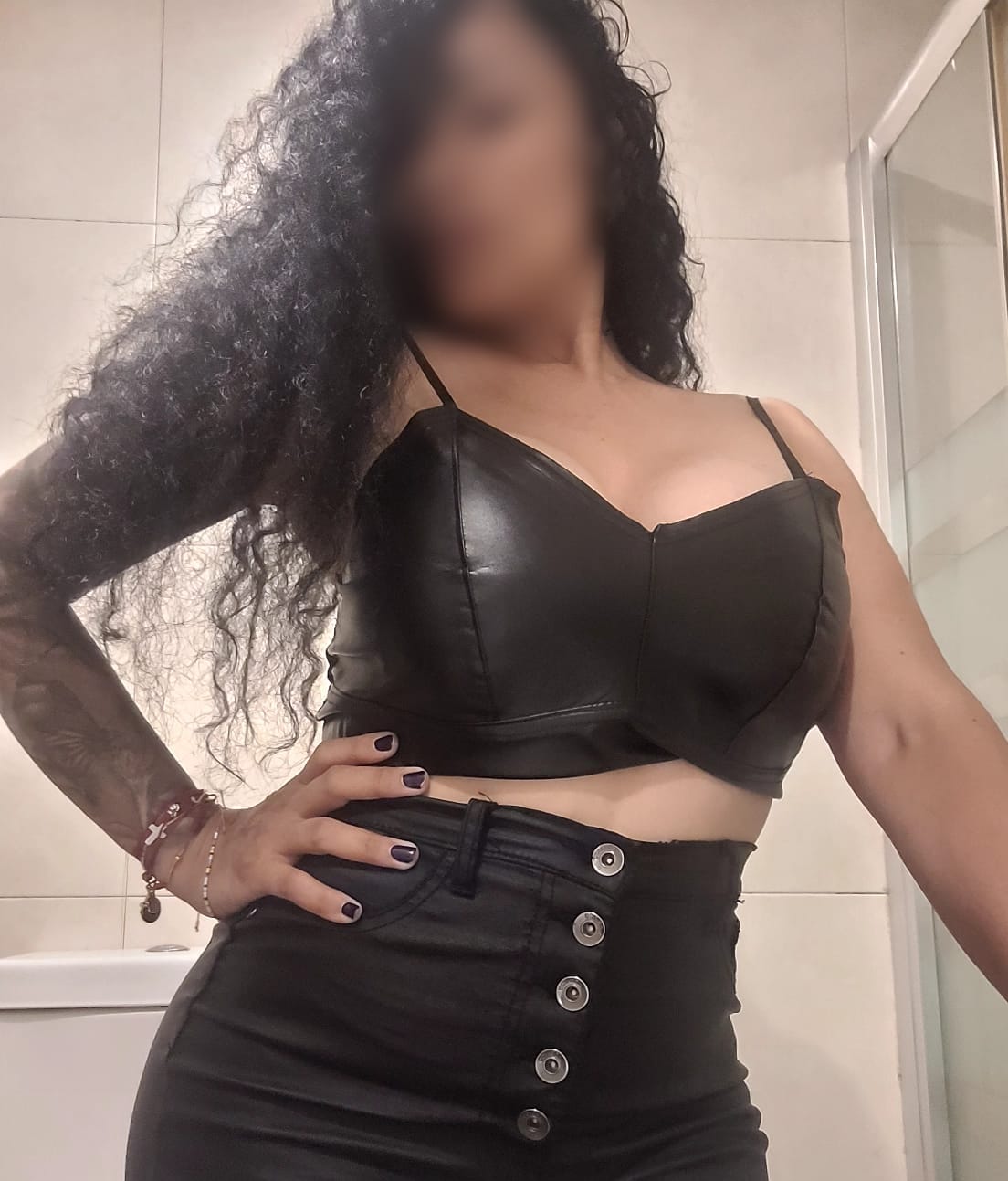633113067|CONNI|Chica