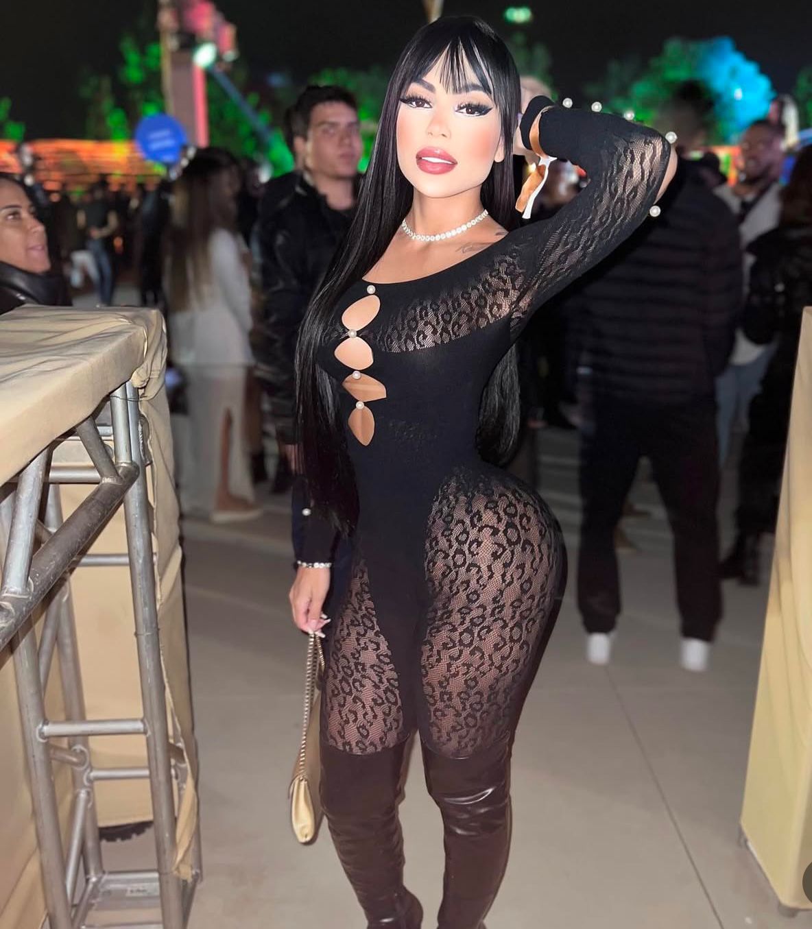 643070163|MARIANE|Chica