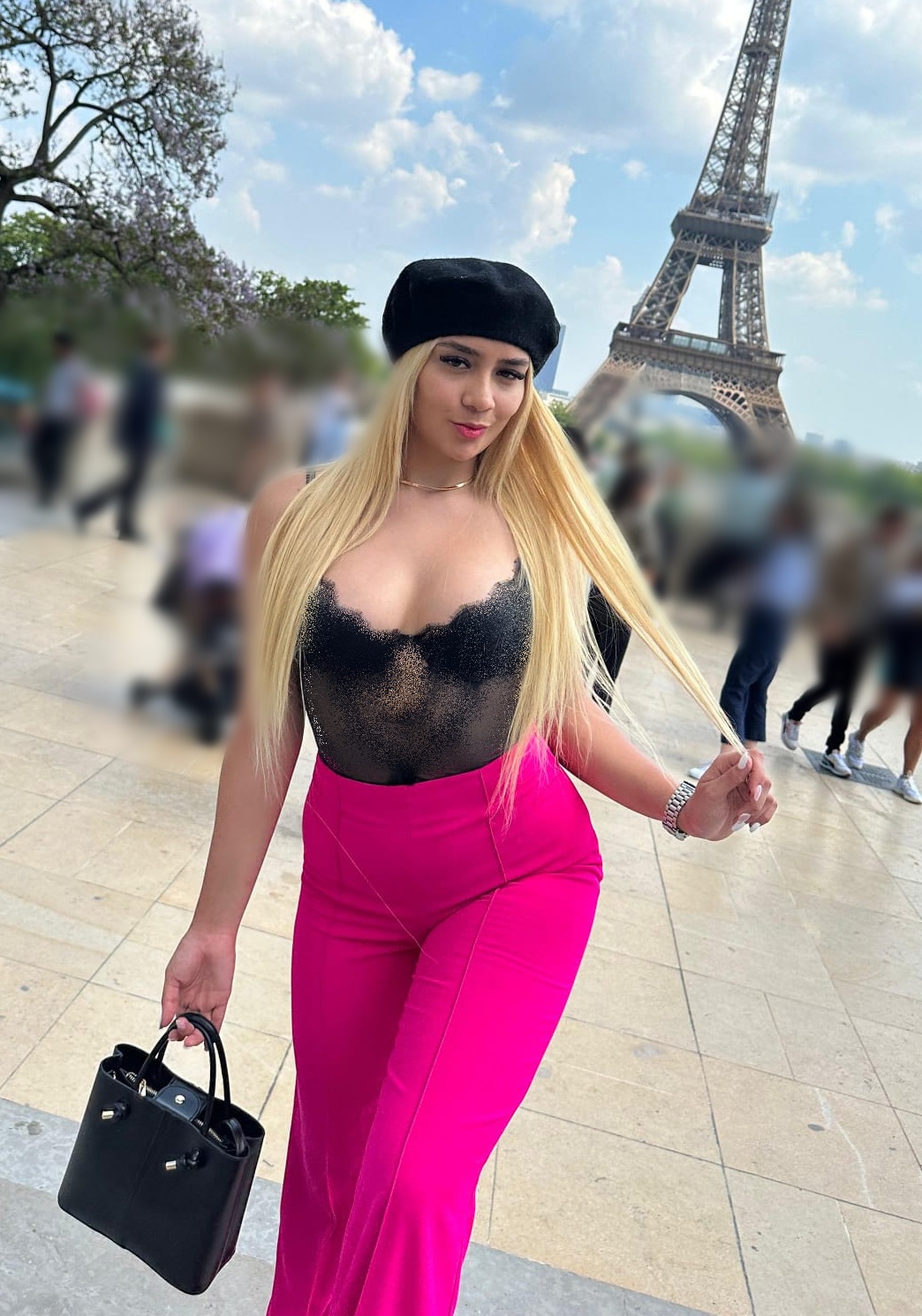 680615957|AMBAR|Chica