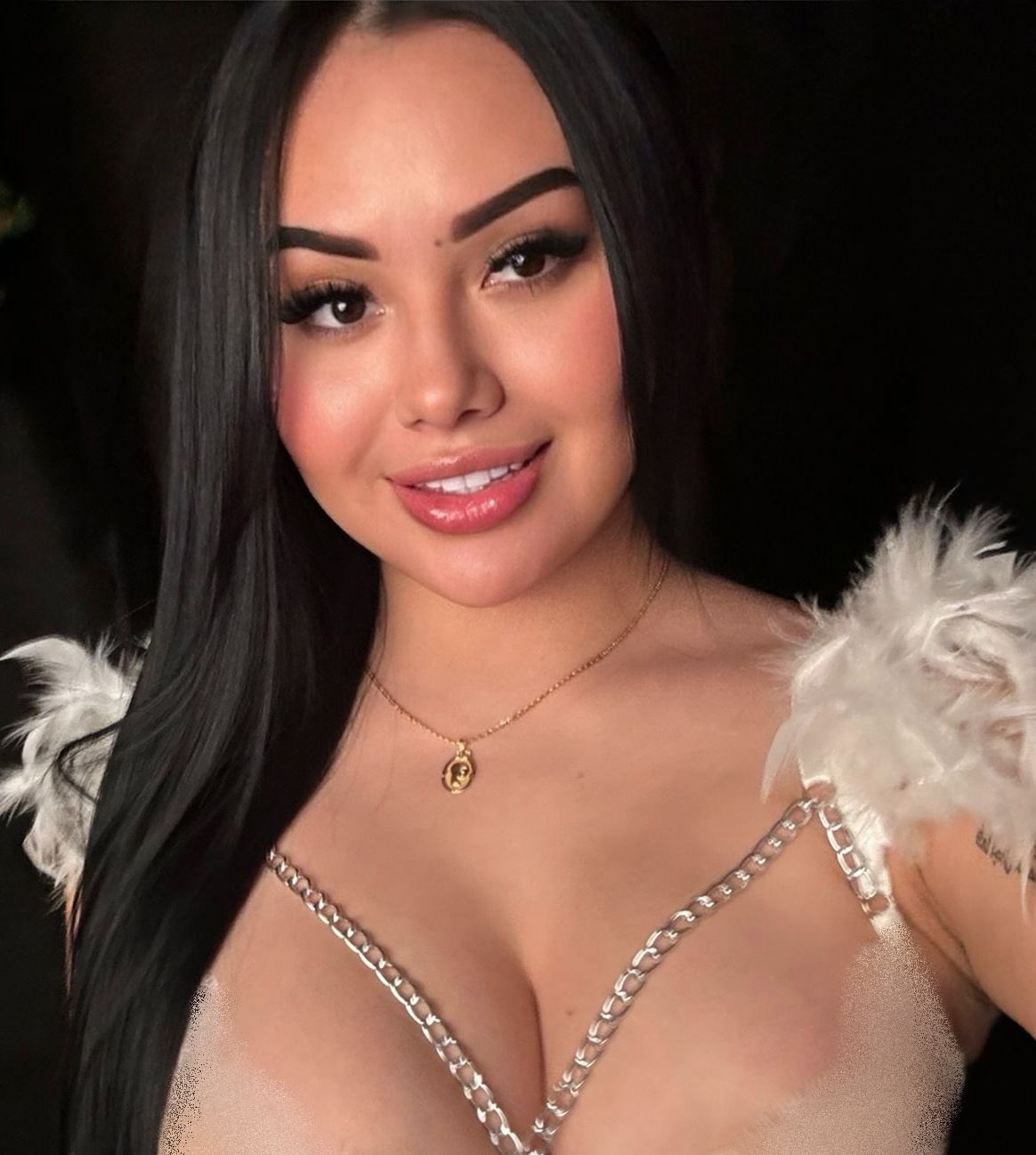 631214808|MARTINA|Chica