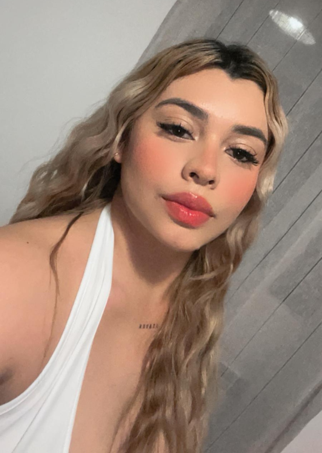 663496945|SARA|Chica