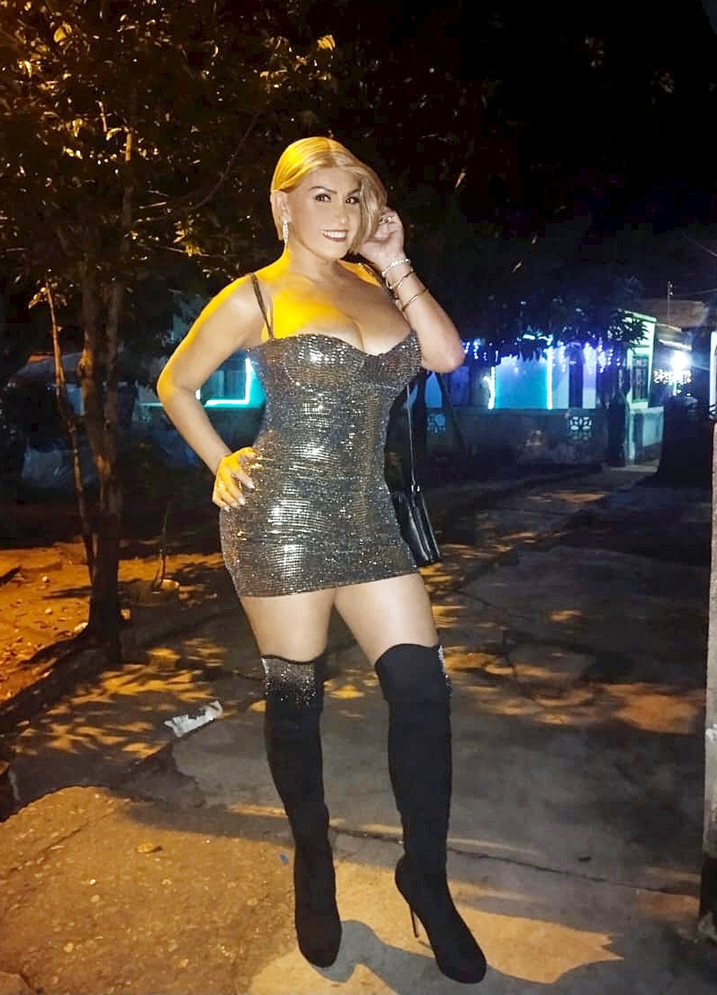 613660254|CHRISTIN|Transexual