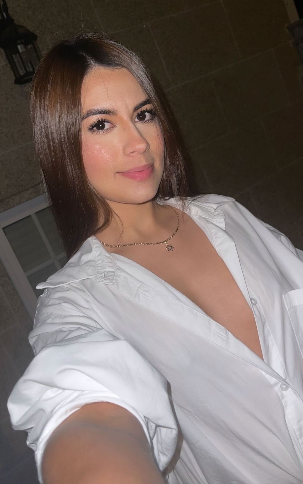 624996103|EMMY|Chica