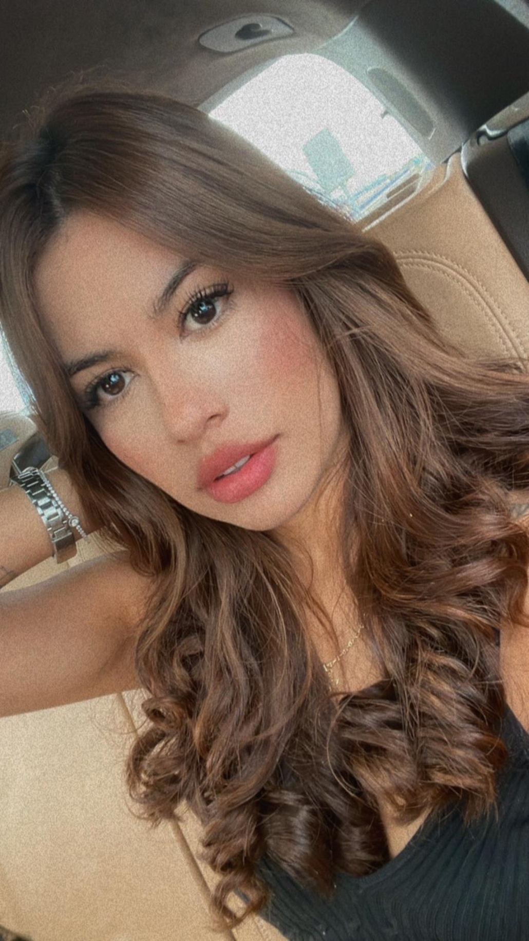 624996103|EMMY|Chica