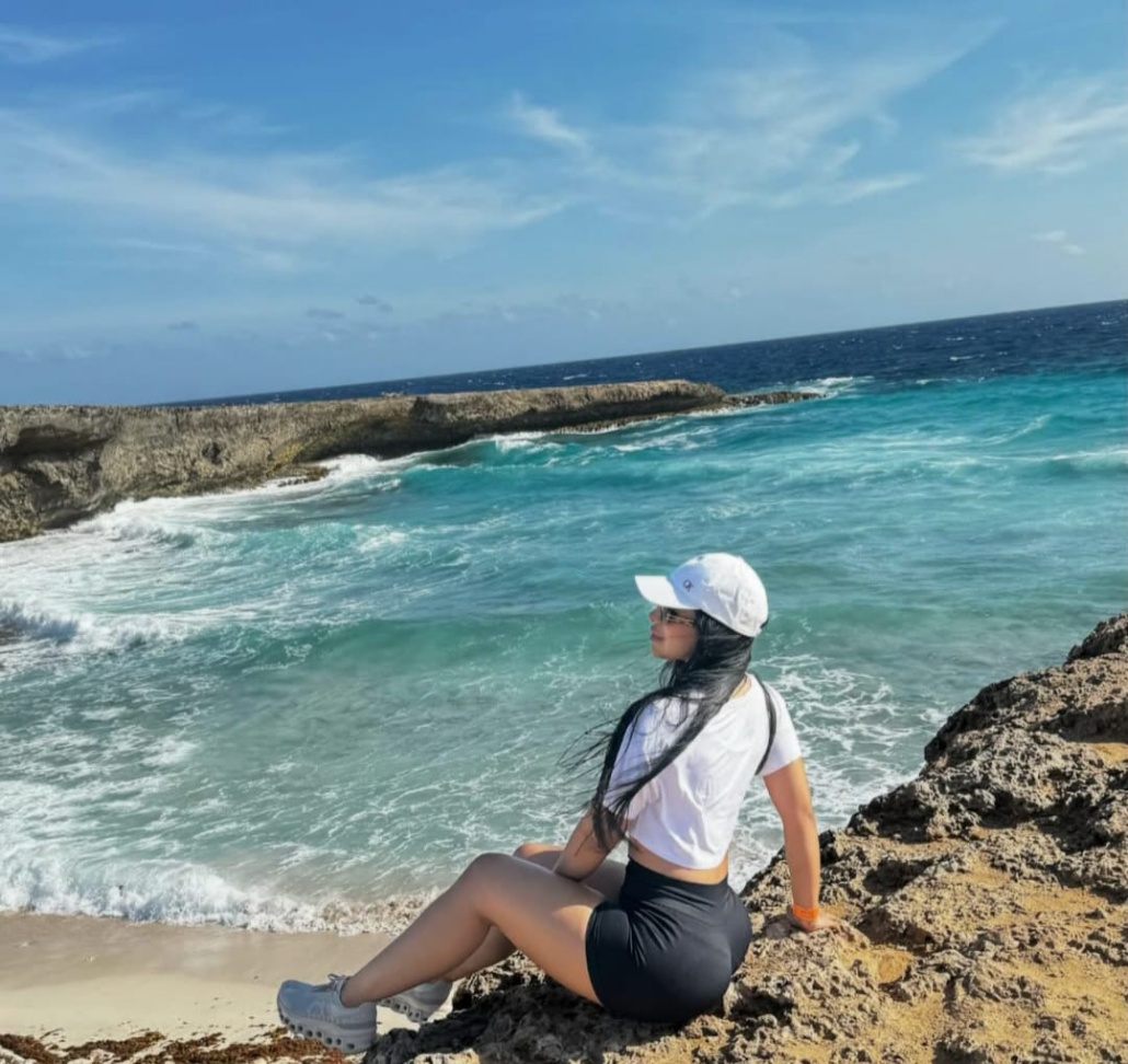 645496683|CINTHIA|Escort