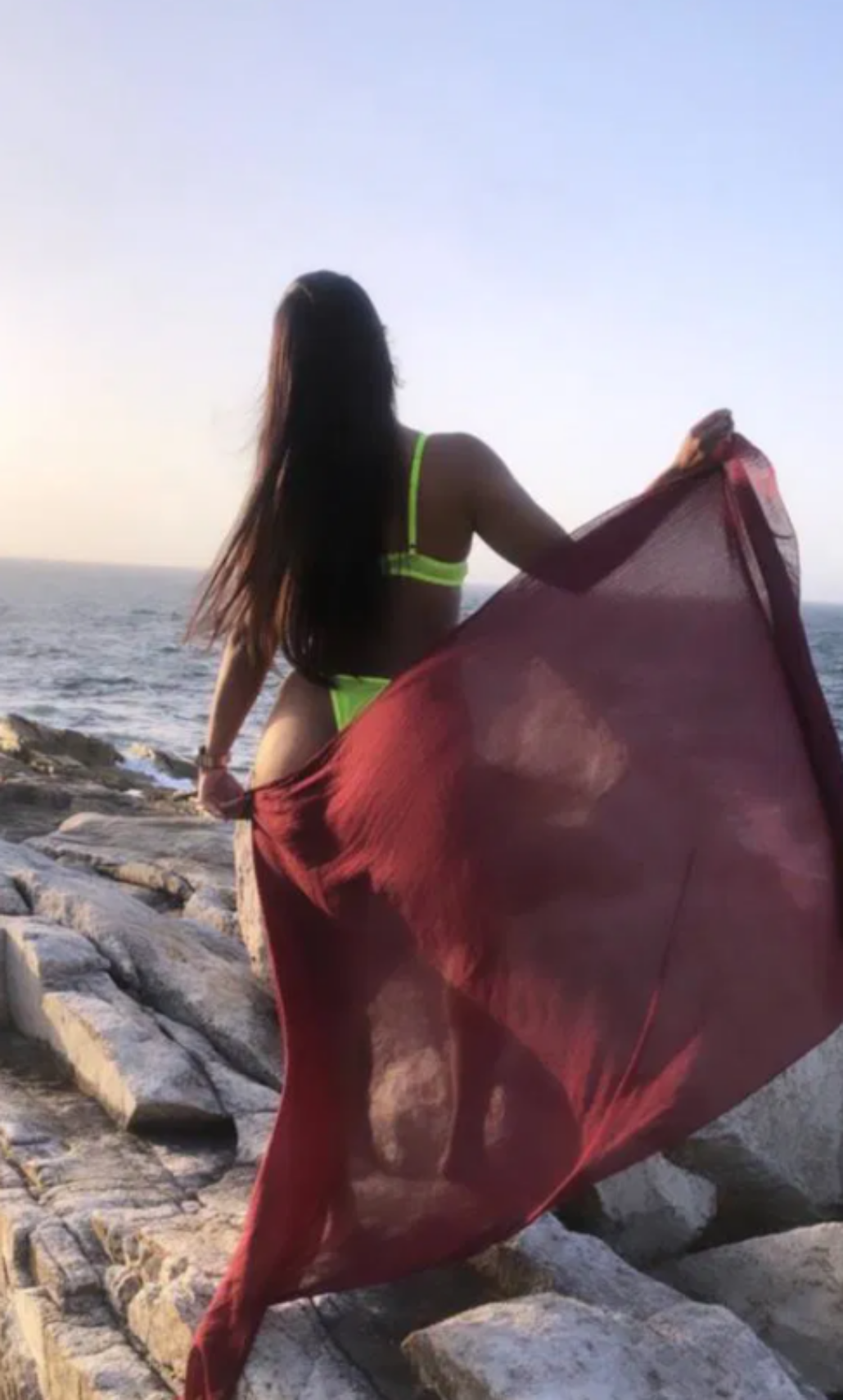 689629747|VIVIANE|Chica