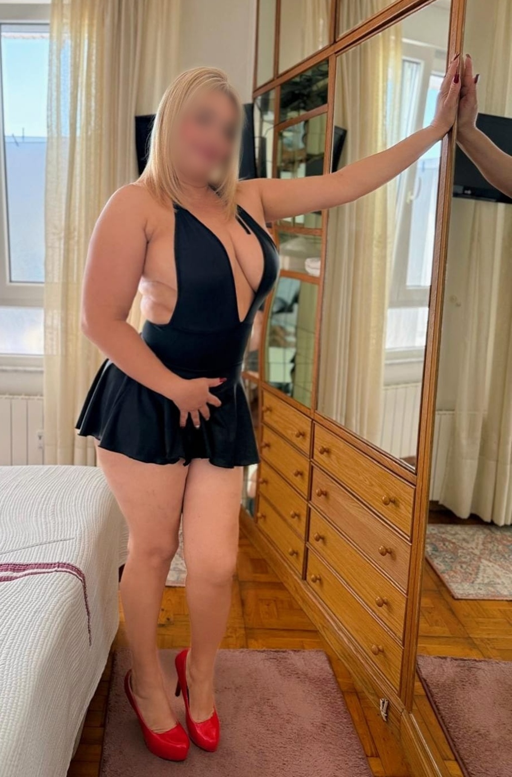 663281957|SAMANTA|Chica