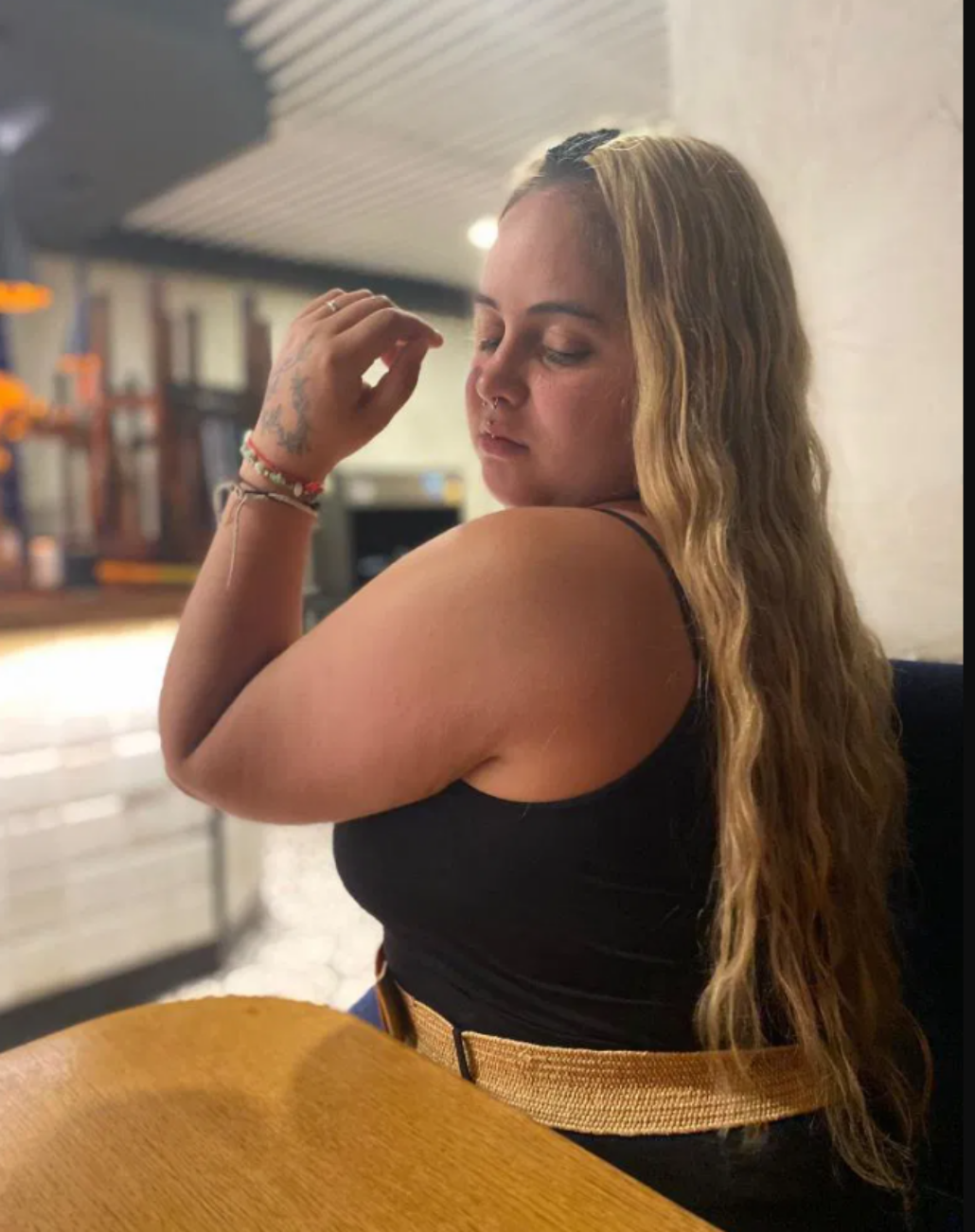 697824297|AITIARA|Escort