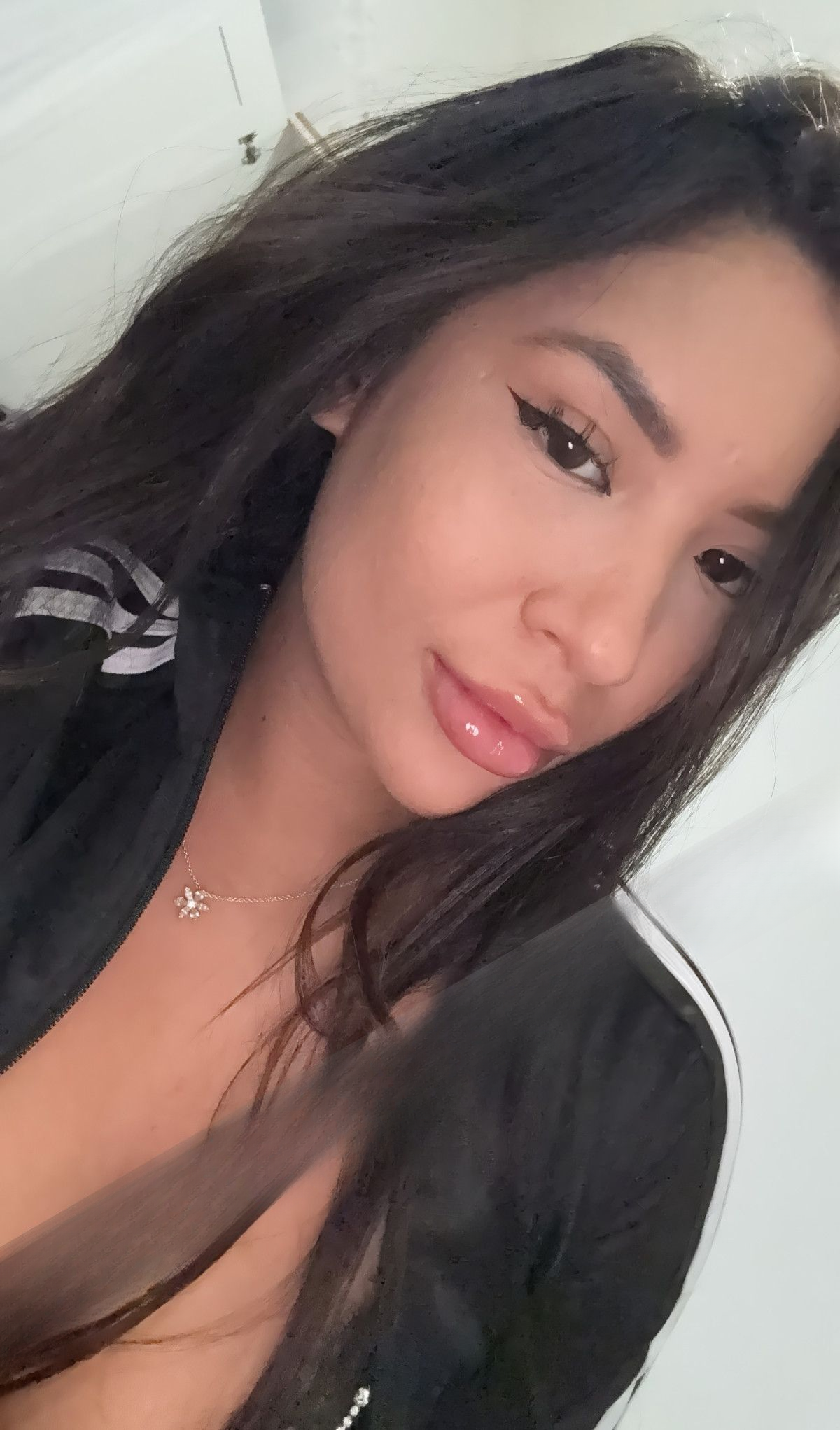 637734838|YARA|Chica