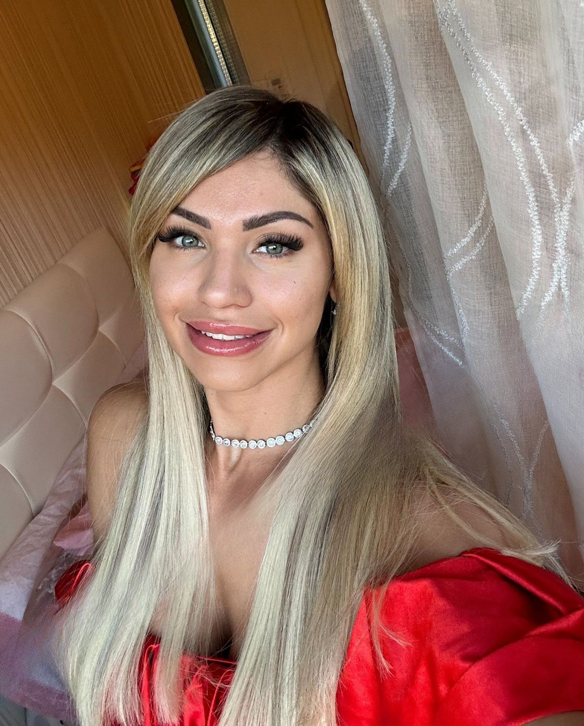 687253875|ALICIA|Chica