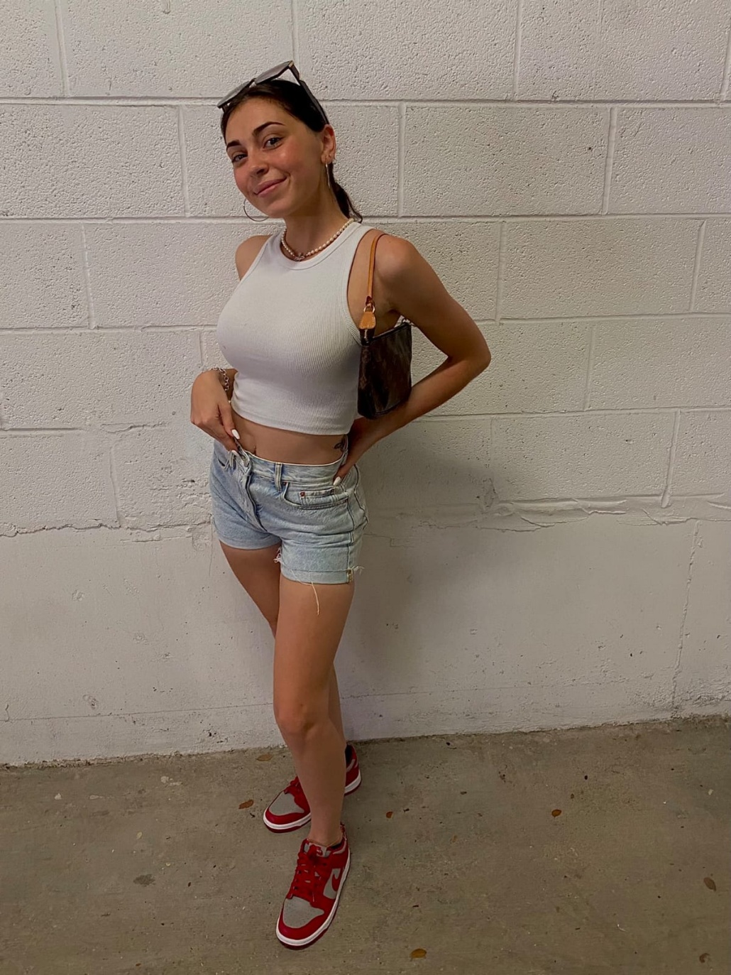 613497549|LIORA|Chica