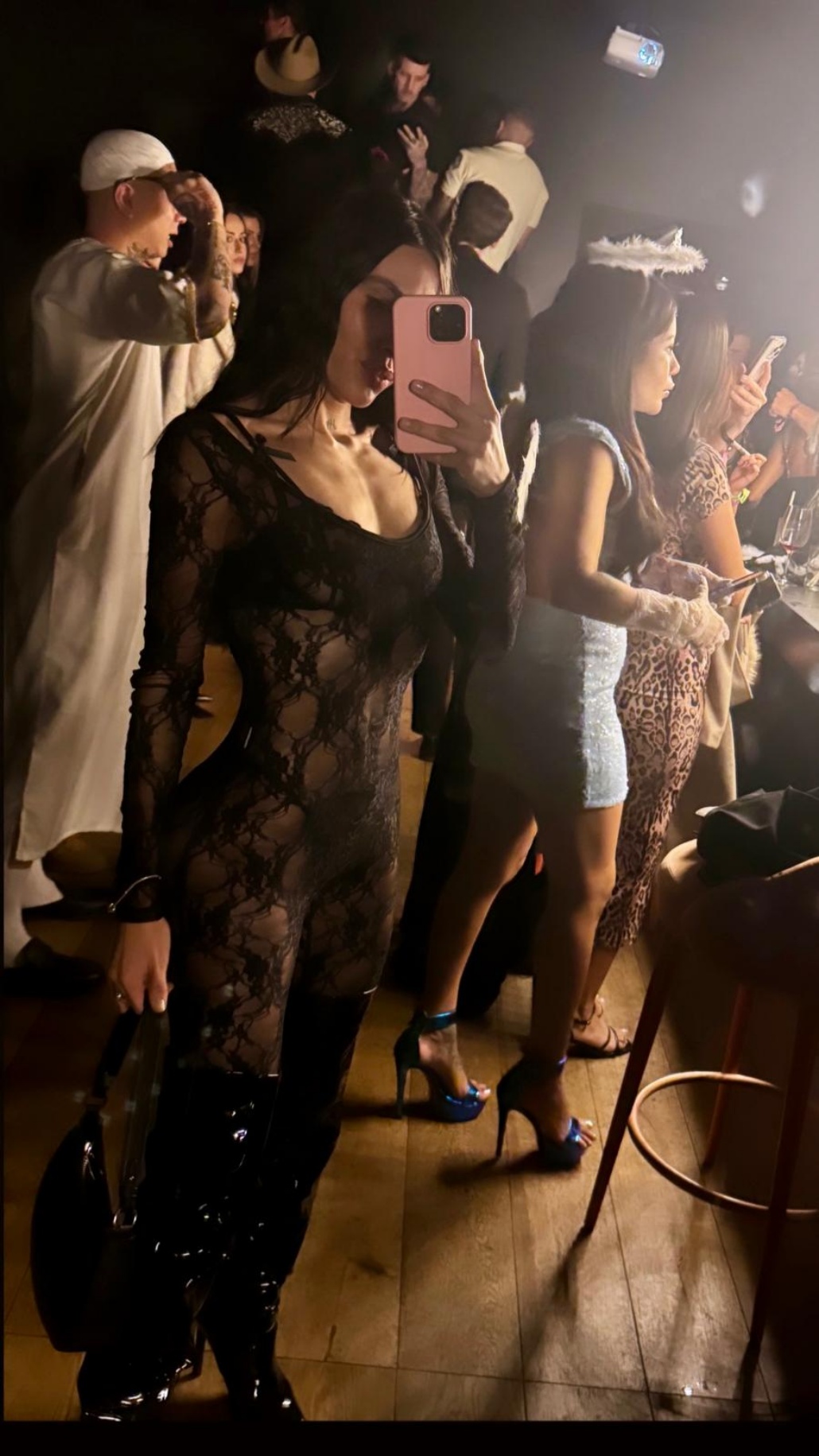 614678512|EVA|Chica