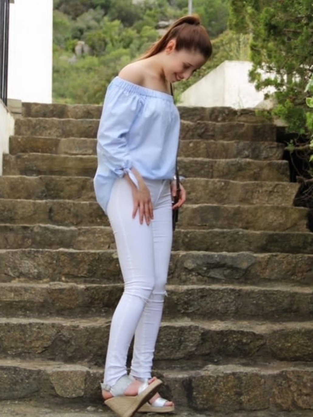 680615957|ANTONELLA|Chica