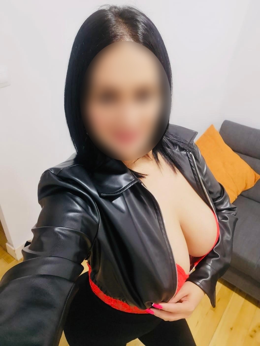 614157141|LARA|Escort
