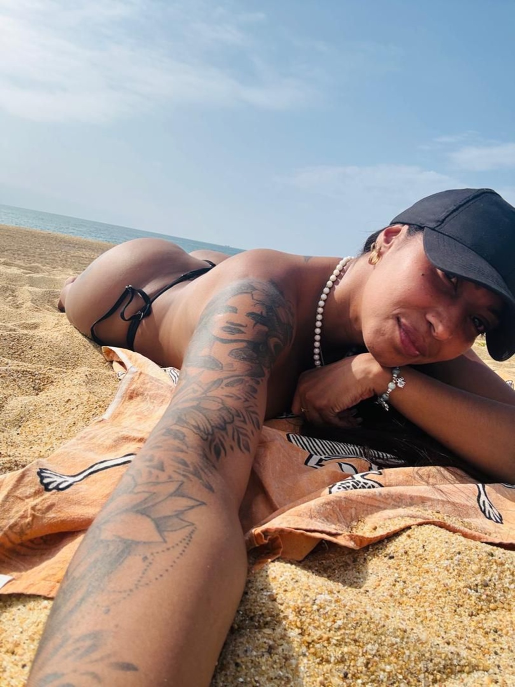 642962122|ALANY|Escort
