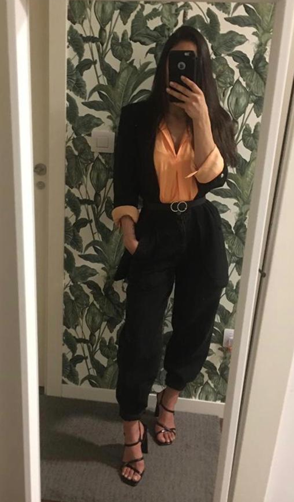 615771596|LARA|Escort