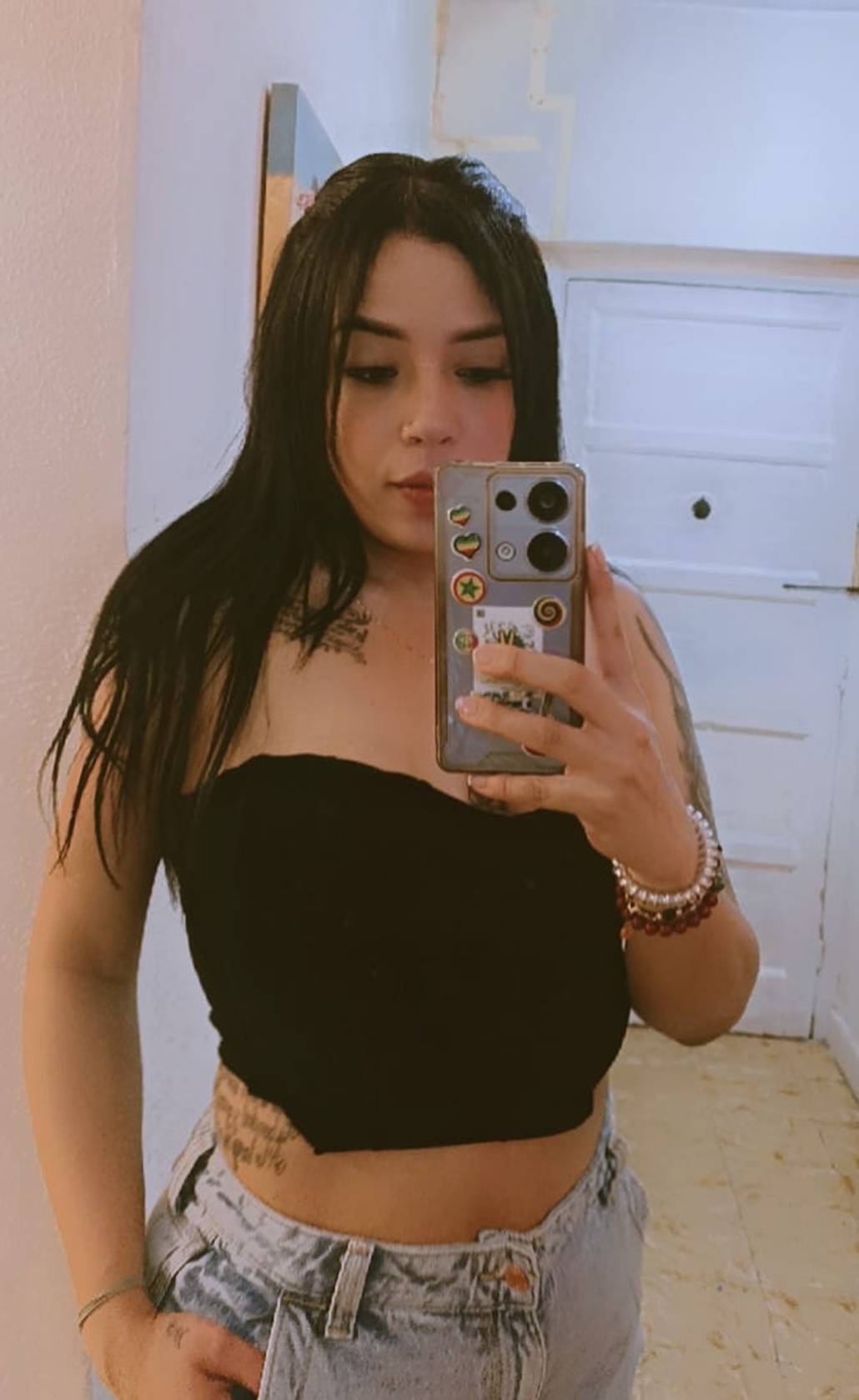 640895615|EMILY|Chica